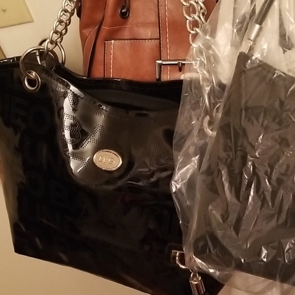 Bags,Clothing, accessories, jewelry, perfume, shoe - Picture 17 of 17